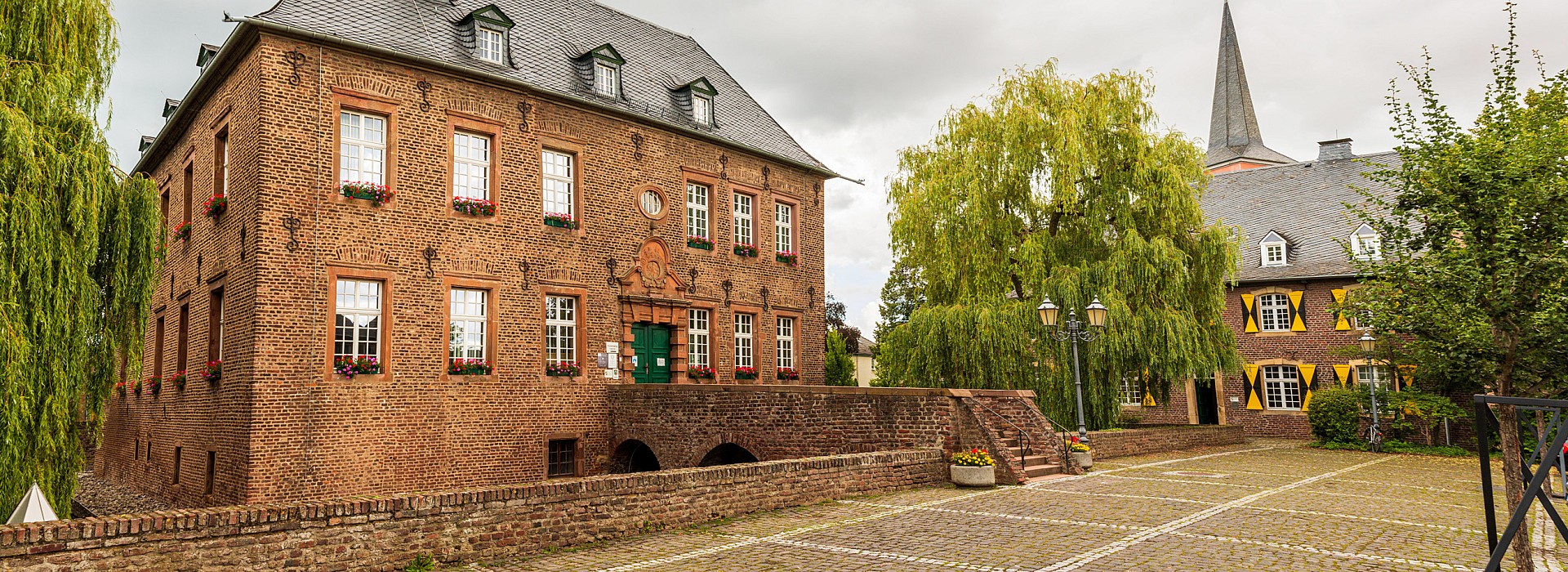 Symboldbild: Niederzier - König Umzüge - Ihr Profi für Umzüge aller Art im Rheinland, dem Rhein-Erftkreis, Köln und Köln-Umland